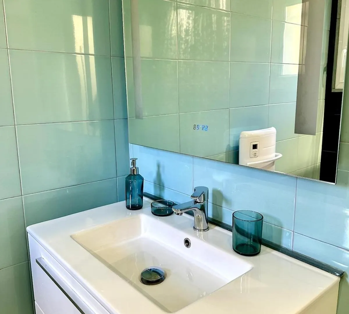 Holiday home The Little House On The Isle Air-Conditioned House With Swimming Pool And L'Isle-sur-la-Sorgue France