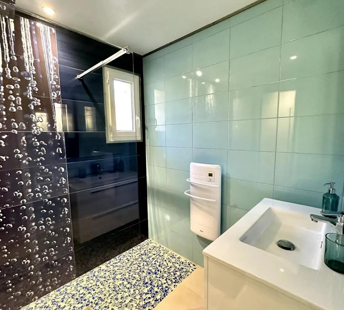 The Little House On The Isle Air-Conditioned House With Swimming Pool And L'Isle-sur-la-Sorgue Holiday home