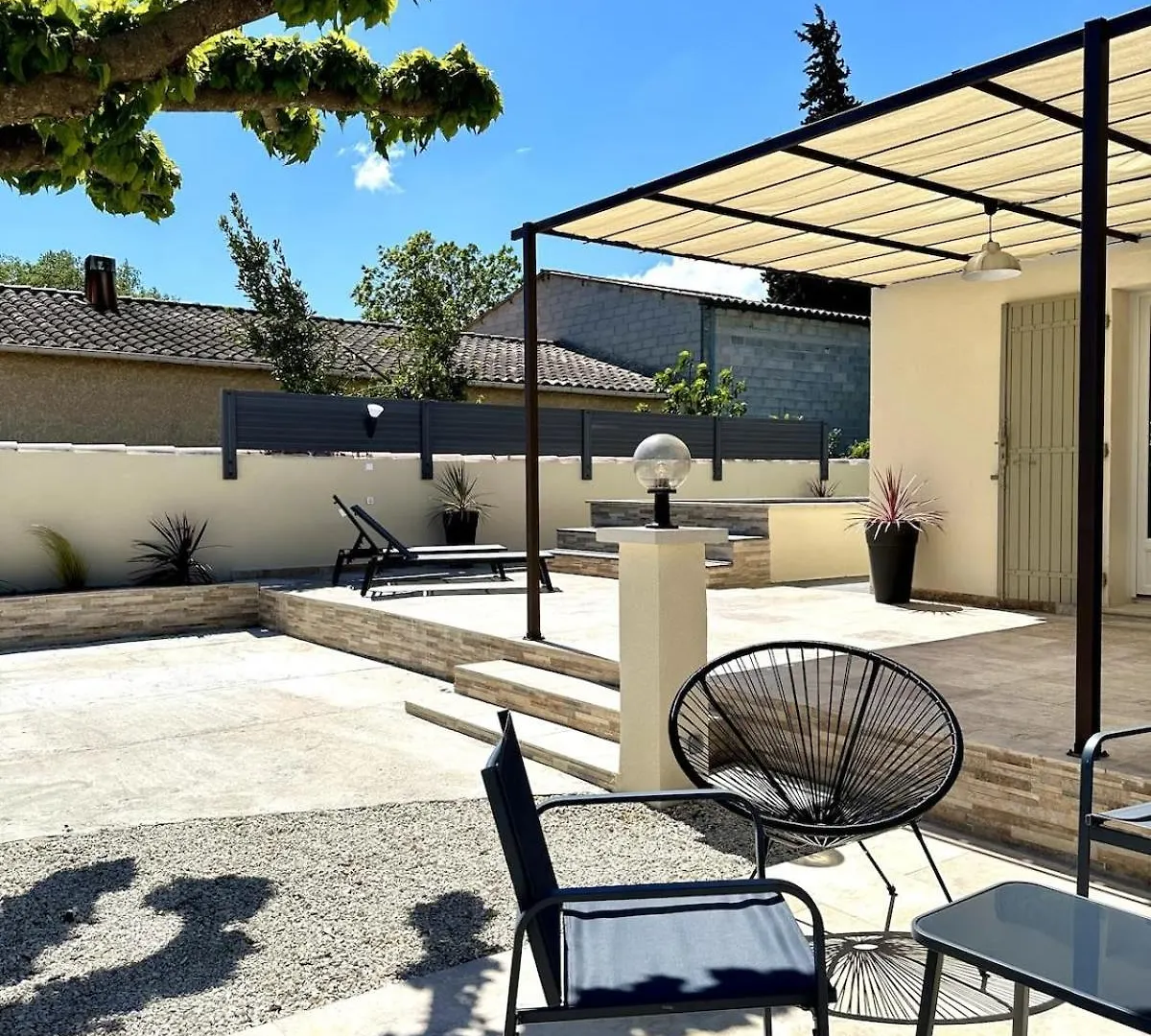 Holiday home The Little House On The Isle Air-Conditioned House With Swimming Pool And L'Isle-sur-la-Sorgue France