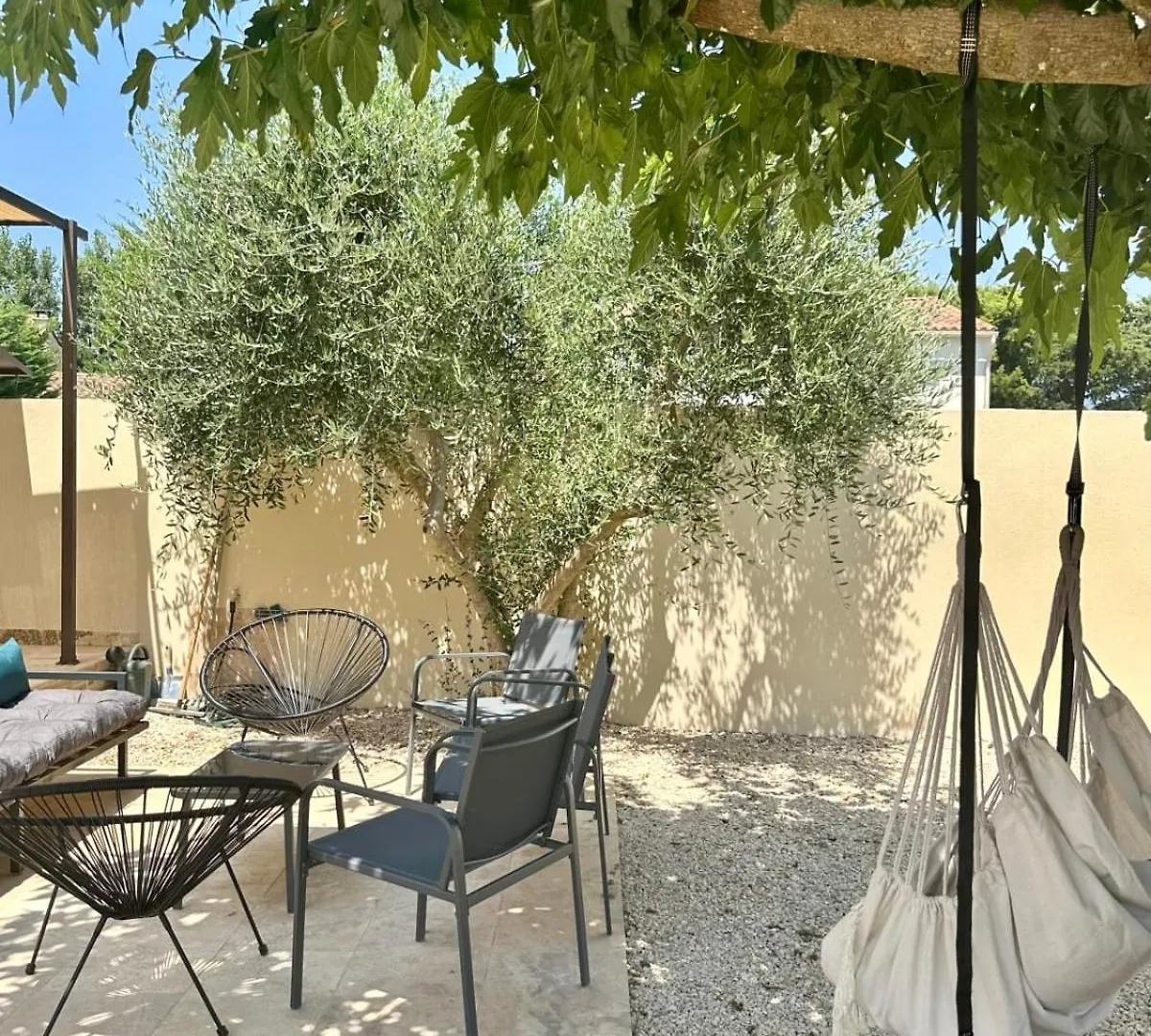 The Little House On The Isle Air-Conditioned House With Swimming Pool And L'Isle-sur-la-Sorgue 0*,  France