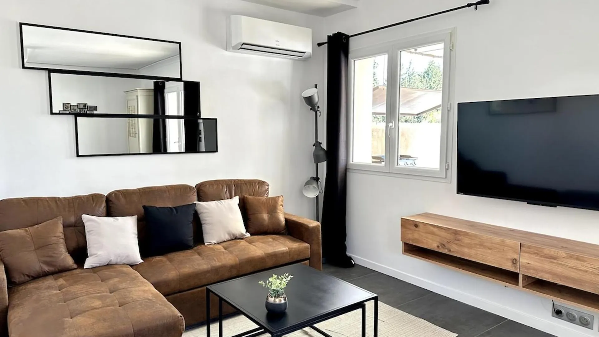 The Little House On The Isle Air-Conditioned House With Swimming Pool And location